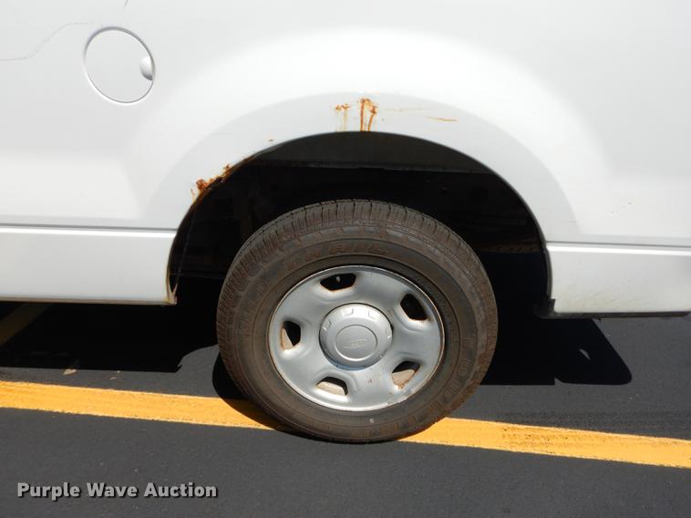 image for item DB8398 2006 Ford F150 XL pickup truck