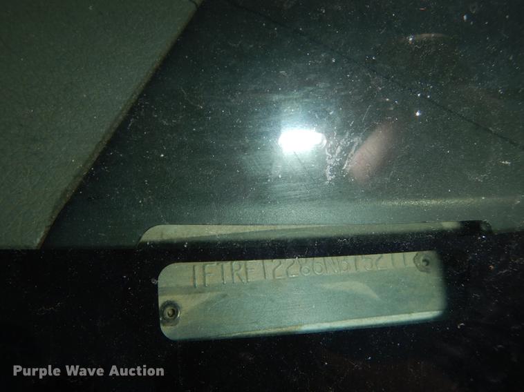 image for item DB8398 2006 Ford F150 XL pickup truck