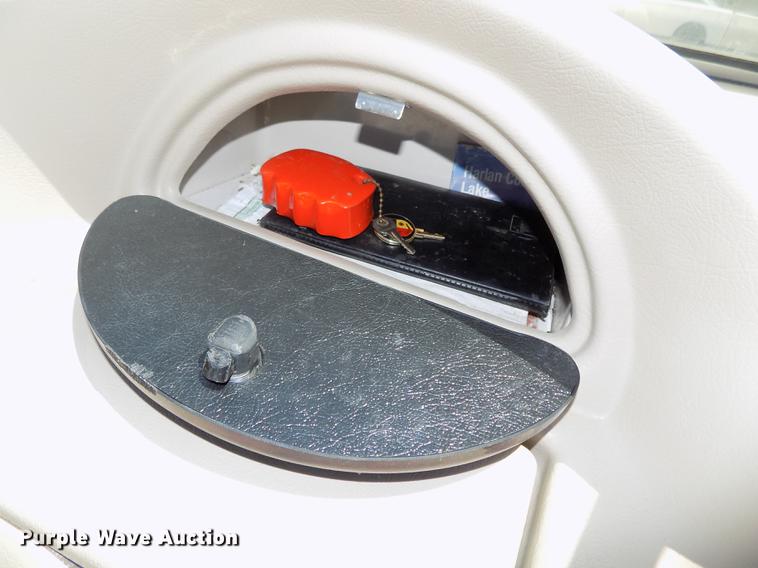 image for item DB8669 2000 Mariah Jubilee 214 deck boat