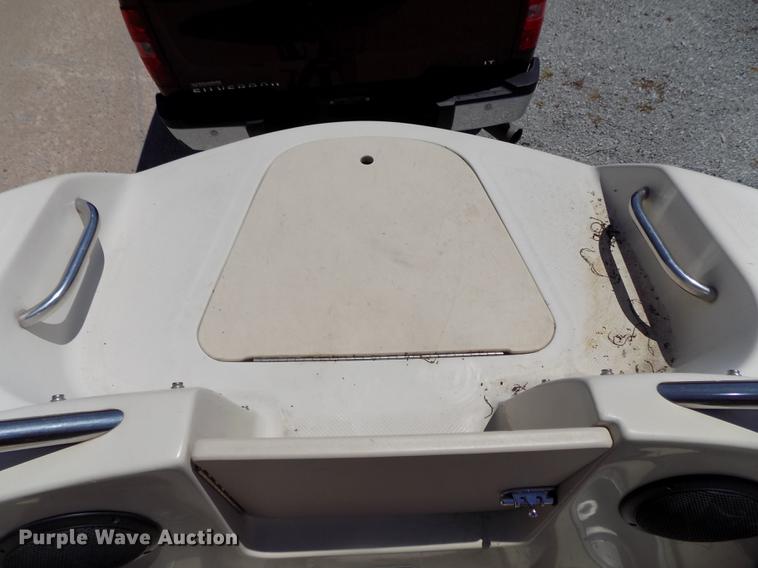 image for item DB8669 2000 Mariah Jubilee 214 deck boat