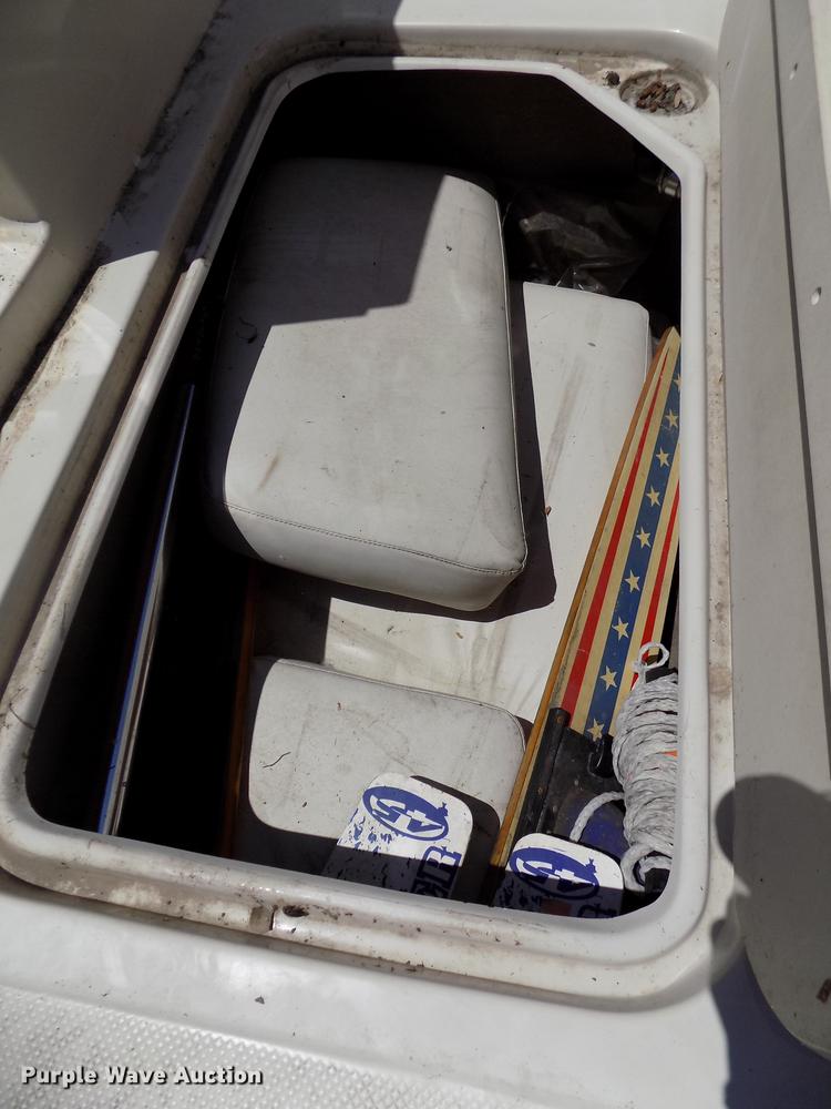 image for item DB8669 2000 Mariah Jubilee 214 deck boat