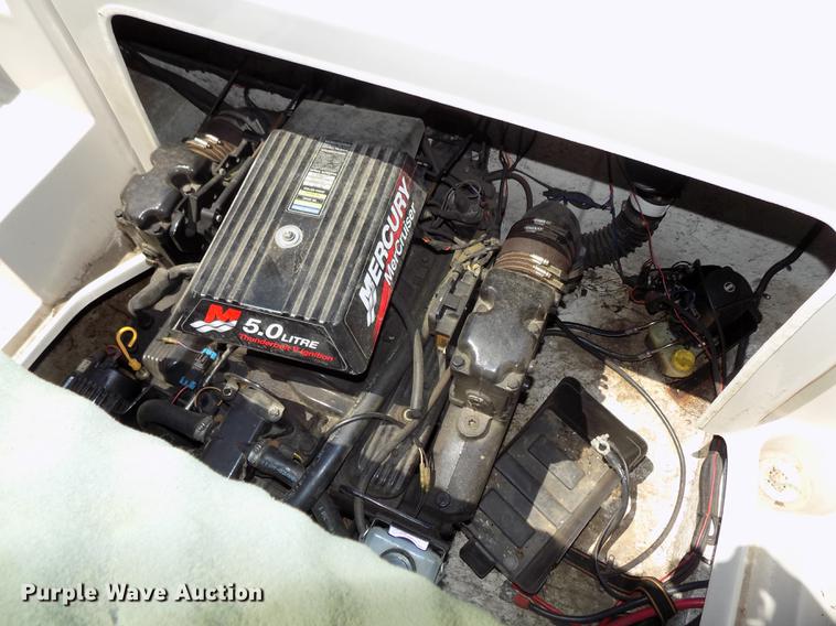 image for item DB8669 2000 Mariah Jubilee 214 deck boat