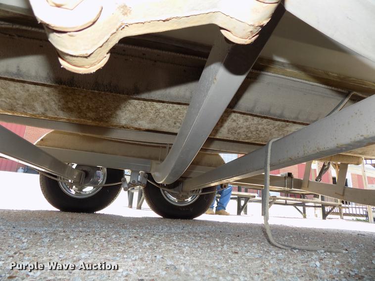 image for item DB8669 2000 Mariah Jubilee 214 deck boat