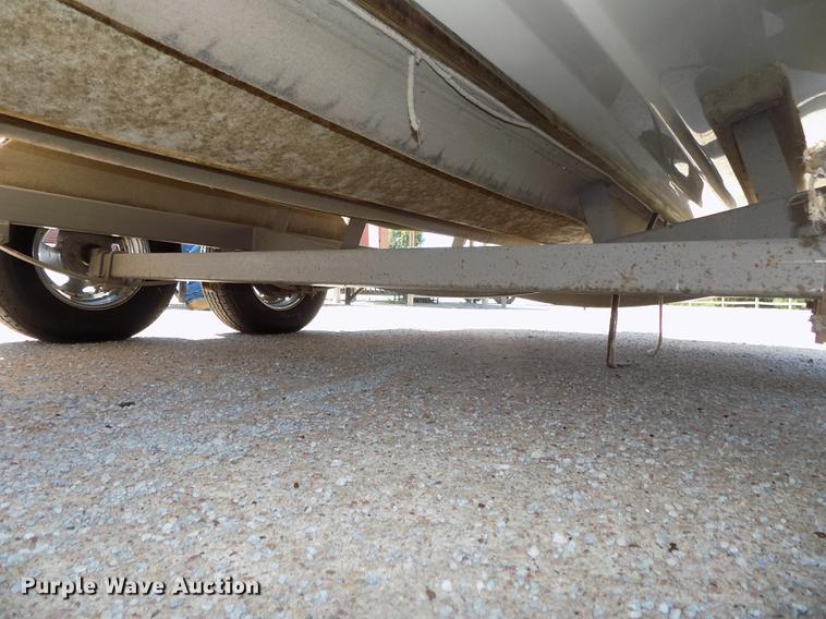 image for item DB8669 2000 Mariah Jubilee 214 deck boat