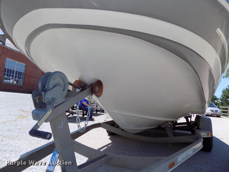 image for item DB8669 2000 Mariah Jubilee 214 deck boat