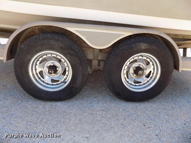 image for item DB8669 2000 Mariah Jubilee 214 deck boat