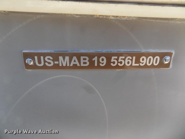 image for item DB8669 2000 Mariah Jubilee 214 deck boat