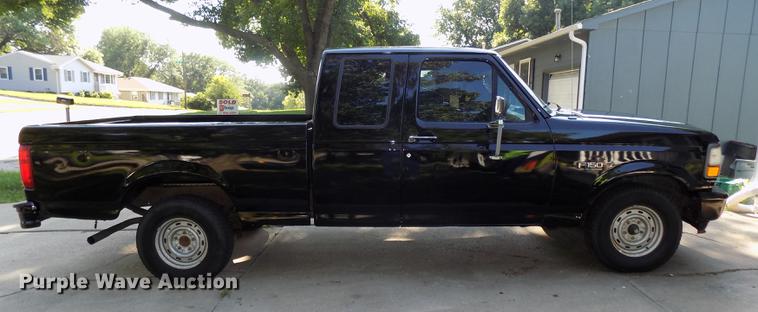 image for item DB8677 1994 Ford F150 XL SuperCab pickup truck