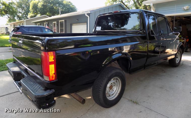 image for item DB8677 1994 Ford F150 XL SuperCab pickup truck