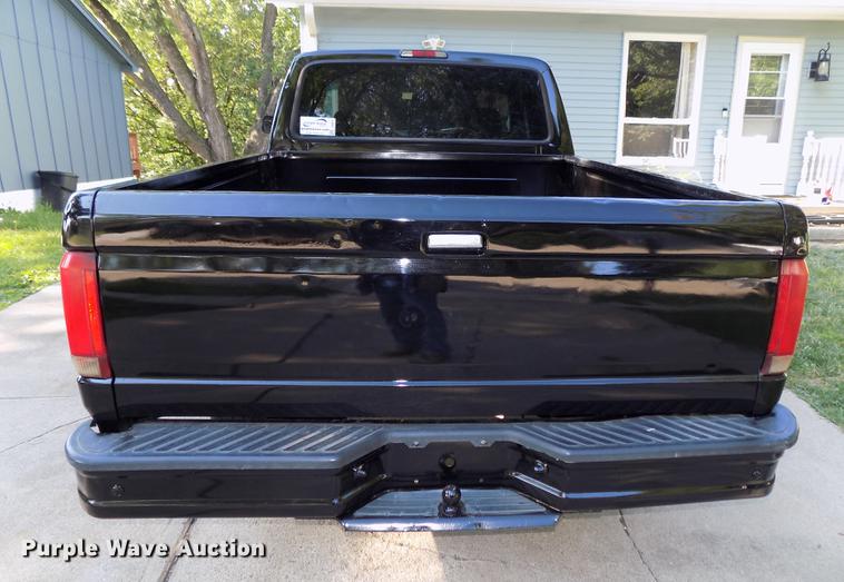 image for item DB8677 1994 Ford F150 XL SuperCab pickup truck