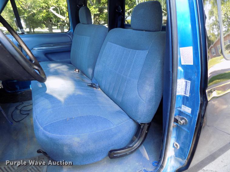 image for item DB8677 1994 Ford F150 XL SuperCab pickup truck