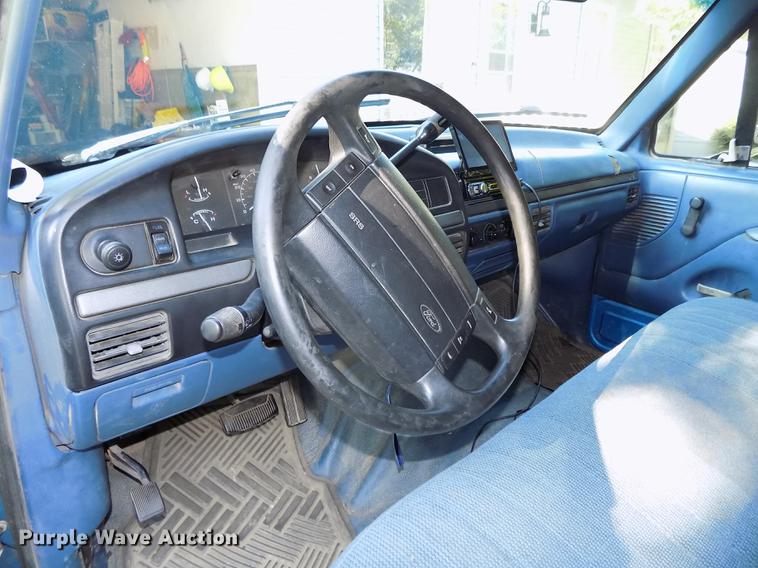 image for item DB8677 1994 Ford F150 XL SuperCab pickup truck