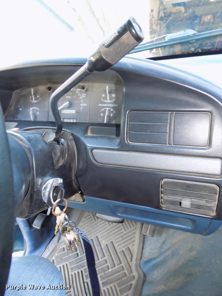 image for item DB8677 1994 Ford F150 XL SuperCab pickup truck