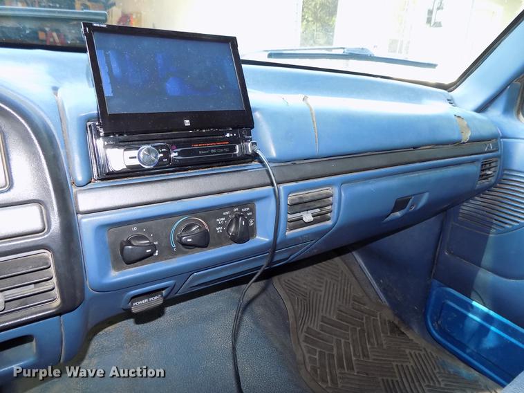 image for item DB8677 1994 Ford F150 XL SuperCab pickup truck