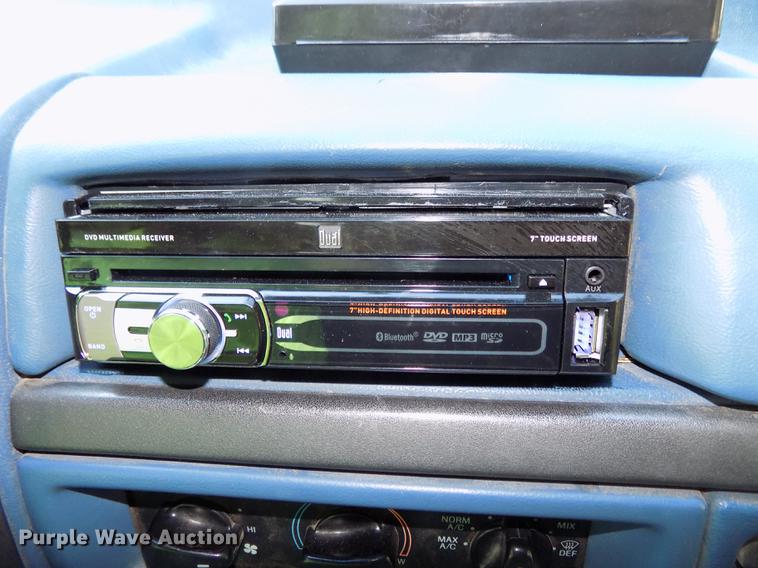 image for item DB8677 1994 Ford F150 XL SuperCab pickup truck