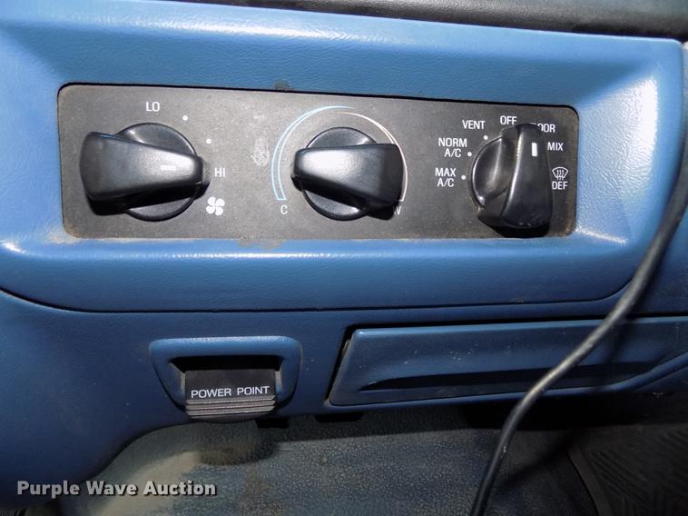 image for item DB8677 1994 Ford F150 XL SuperCab pickup truck