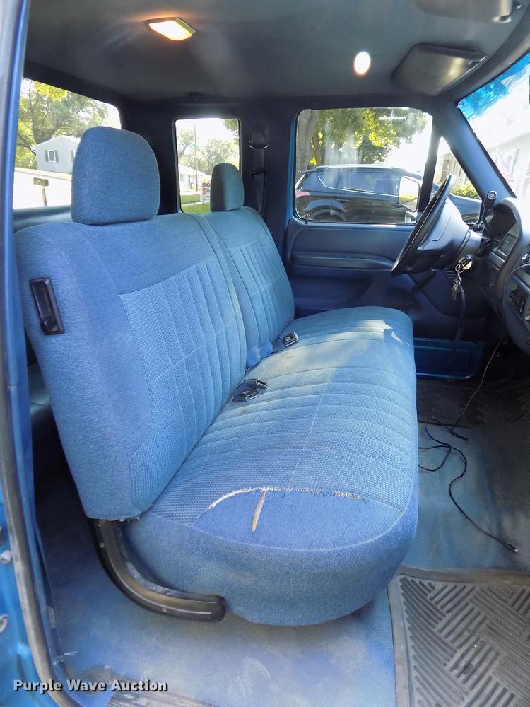 image for item DB8677 1994 Ford F150 XL SuperCab pickup truck