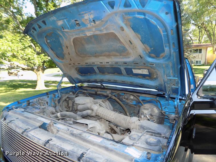 image for item DB8677 1994 Ford F150 XL SuperCab pickup truck