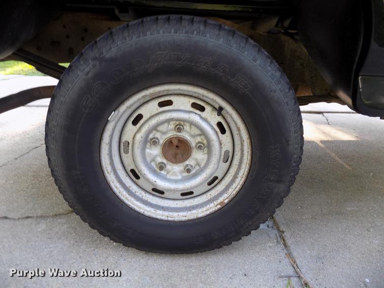 image for item DB8677 1994 Ford F150 XL SuperCab pickup truck