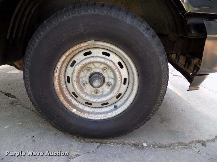 image for item DB8677 1994 Ford F150 XL SuperCab pickup truck