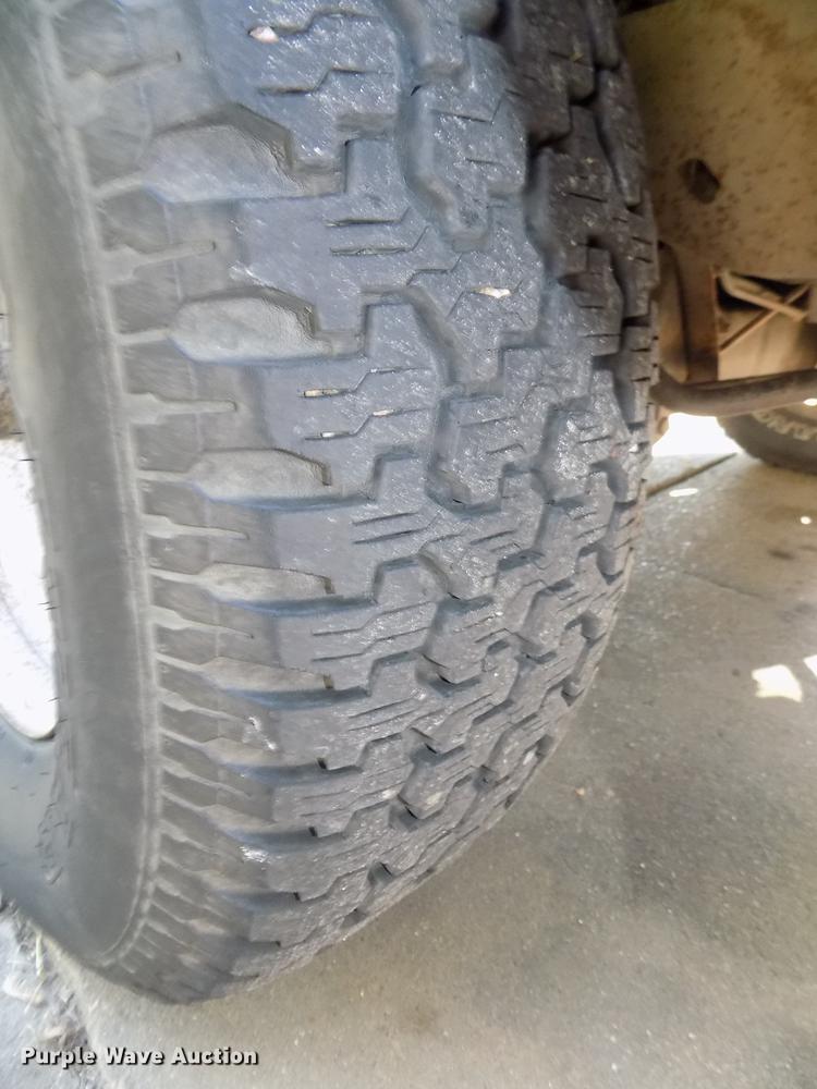 image for item DB8677 1994 Ford F150 XL SuperCab pickup truck