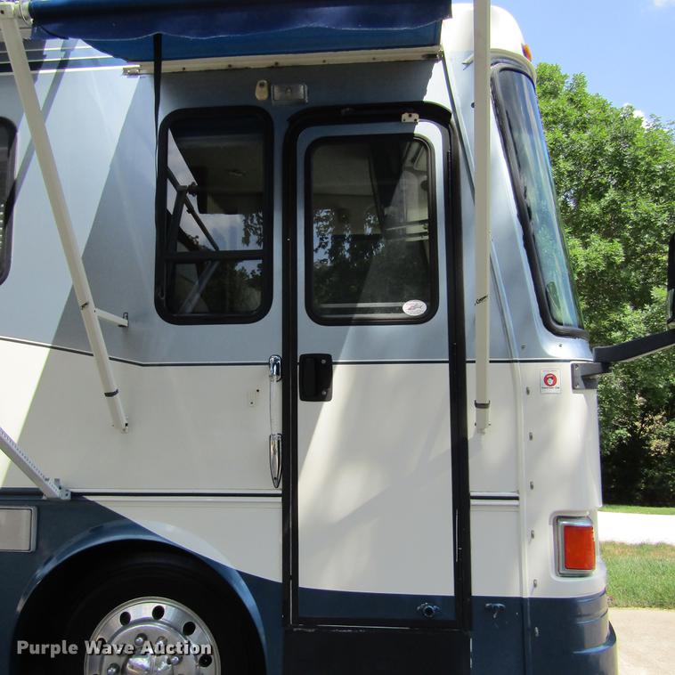 image for item DD2678 1997 Overland Laredo RV