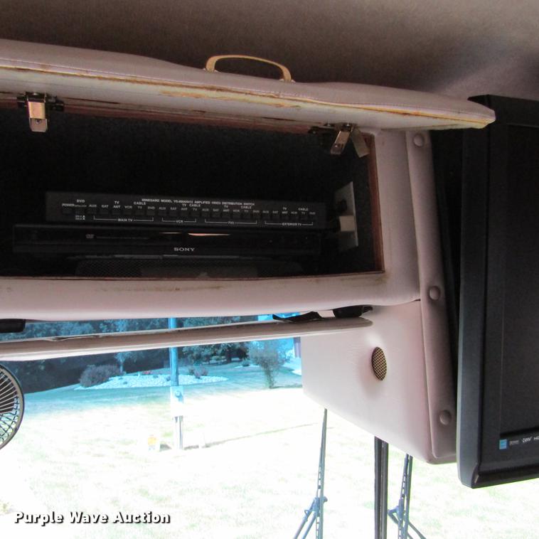 image for item DD2678 1997 Overland Laredo RV