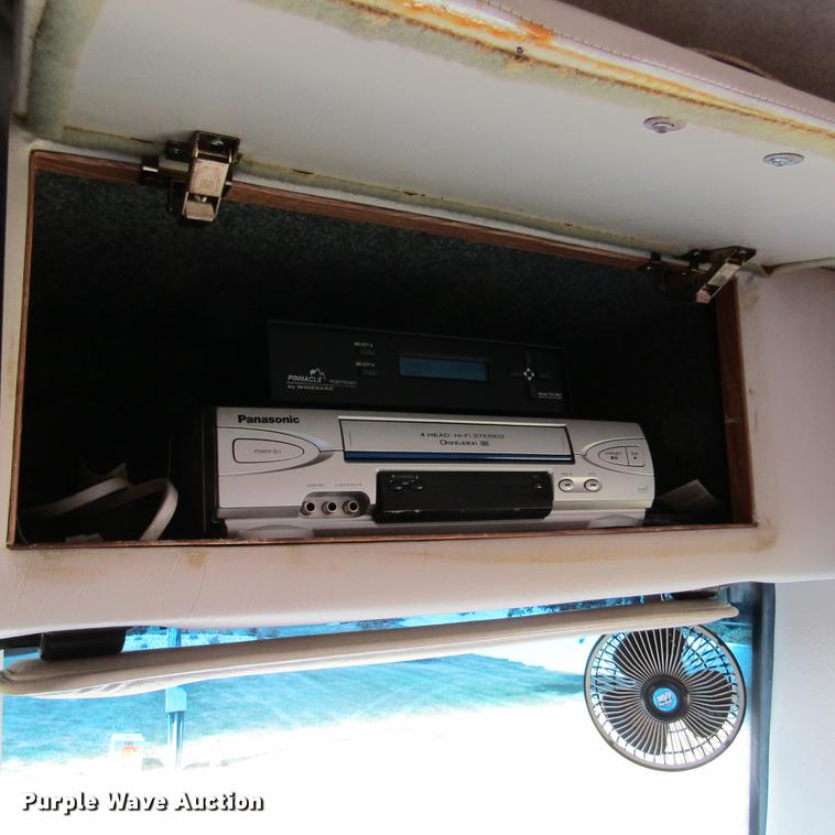 image for item DD2678 1997 Overland Laredo RV