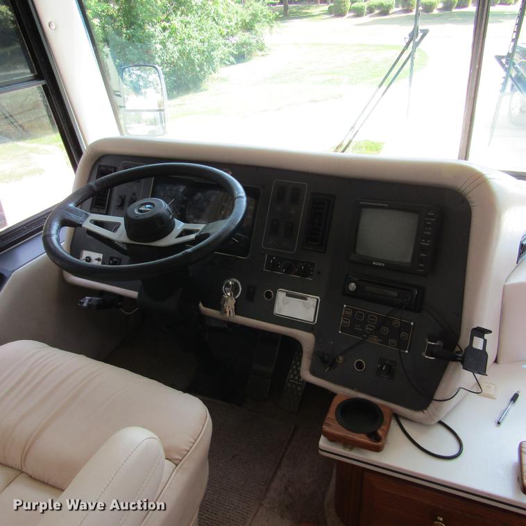 image for item DD2678 1997 Overland Laredo RV