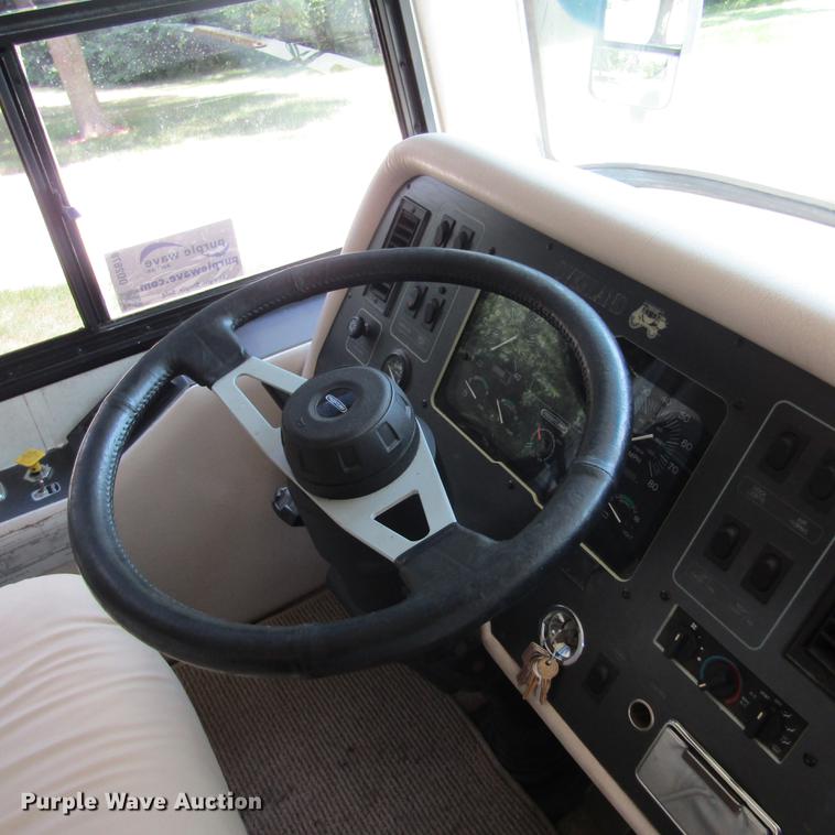 image for item DD2678 1997 Overland Laredo RV