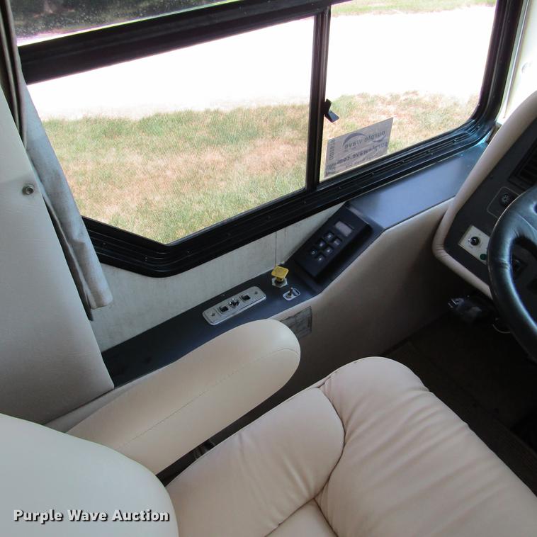 image for item DD2678 1997 Overland Laredo RV