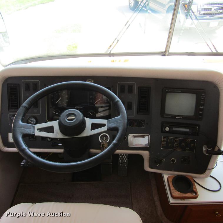 image for item DD2678 1997 Overland Laredo RV