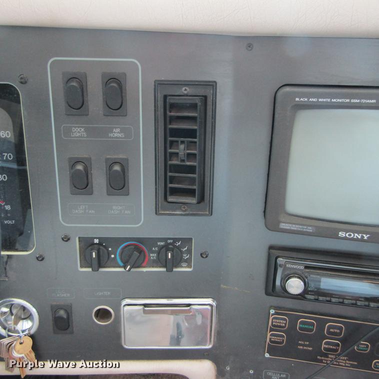 image for item DD2678 1997 Overland Laredo RV