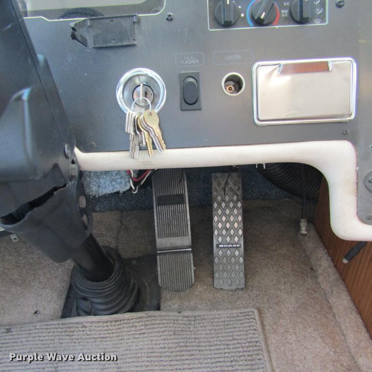 image for item DD2678 1997 Overland Laredo RV