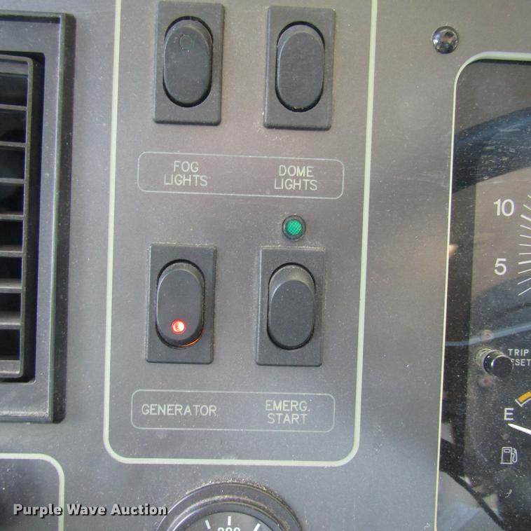 image for item DD2678 1997 Overland Laredo RV