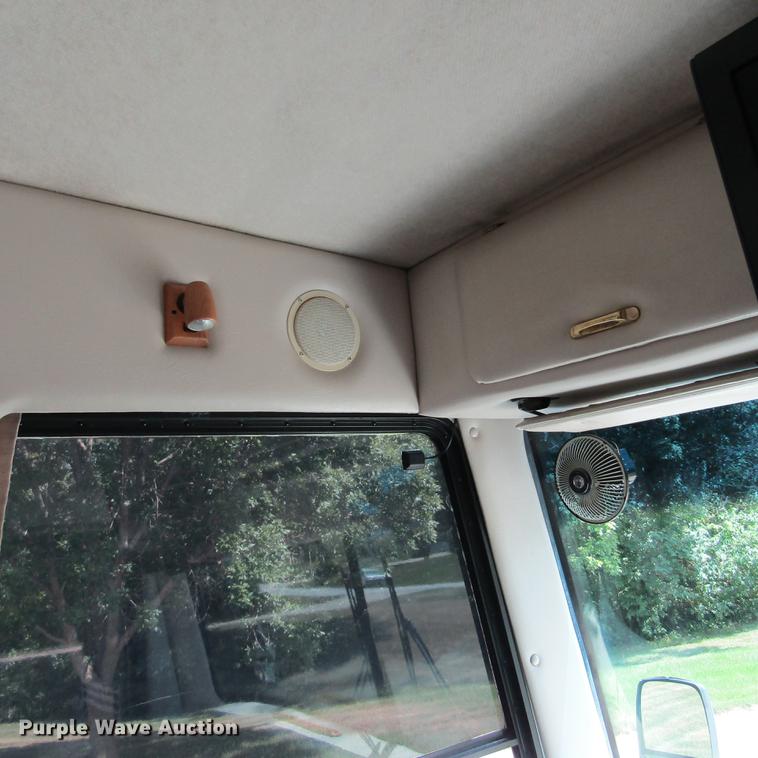 image for item DD2678 1997 Overland Laredo RV