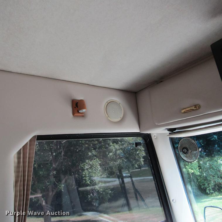 image for item DD2678 1997 Overland Laredo RV