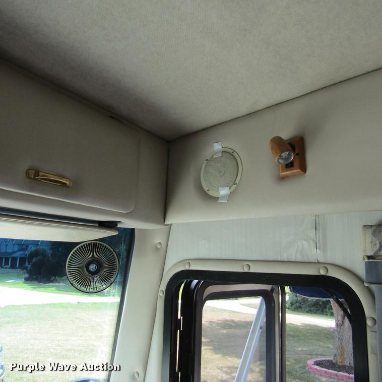 image for item DD2678 1997 Overland Laredo RV