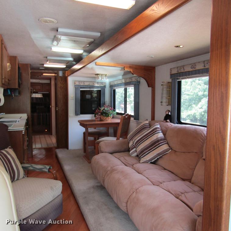 image for item DD2678 1997 Overland Laredo RV