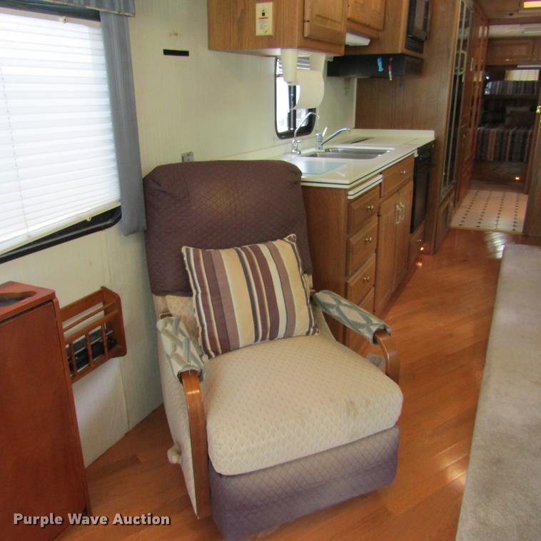 image for item DD2678 1997 Overland Laredo RV