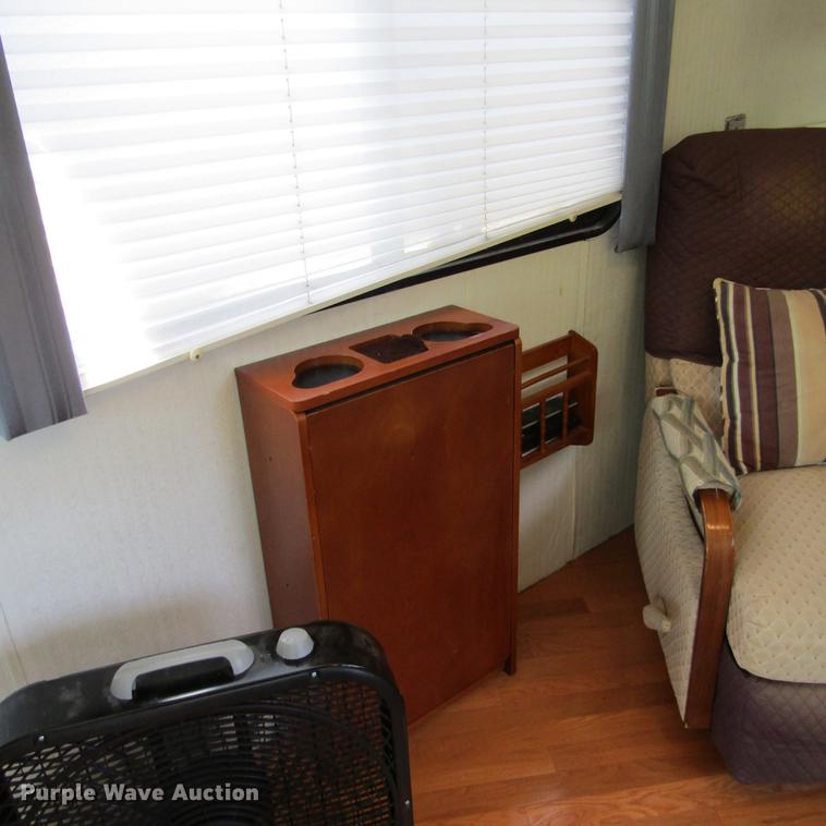 image for item DD2678 1997 Overland Laredo RV