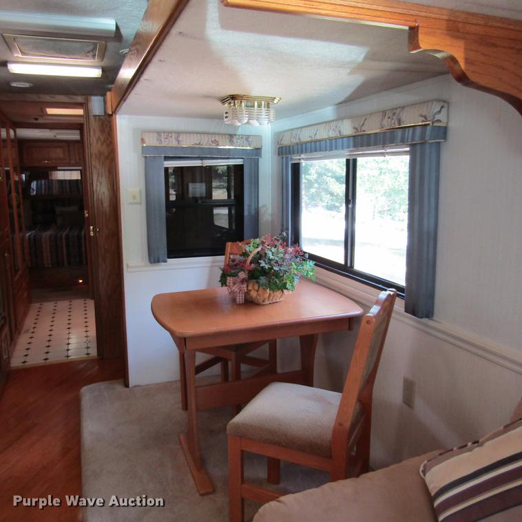 image for item DD2678 1997 Overland Laredo RV