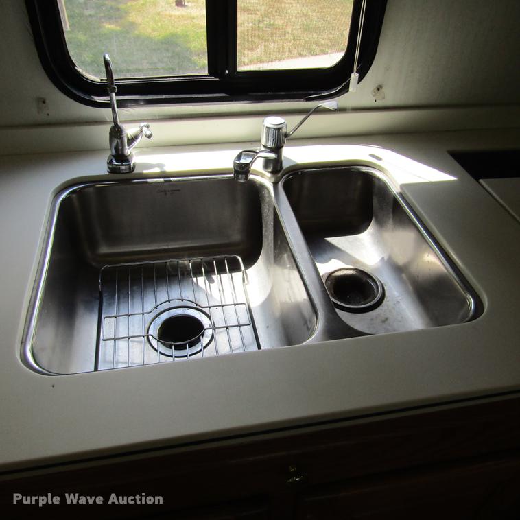 image for item DD2678 1997 Overland Laredo RV