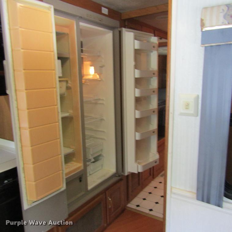 image for item DD2678 1997 Overland Laredo RV