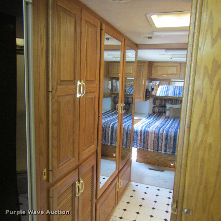 image for item DD2678 1997 Overland Laredo RV