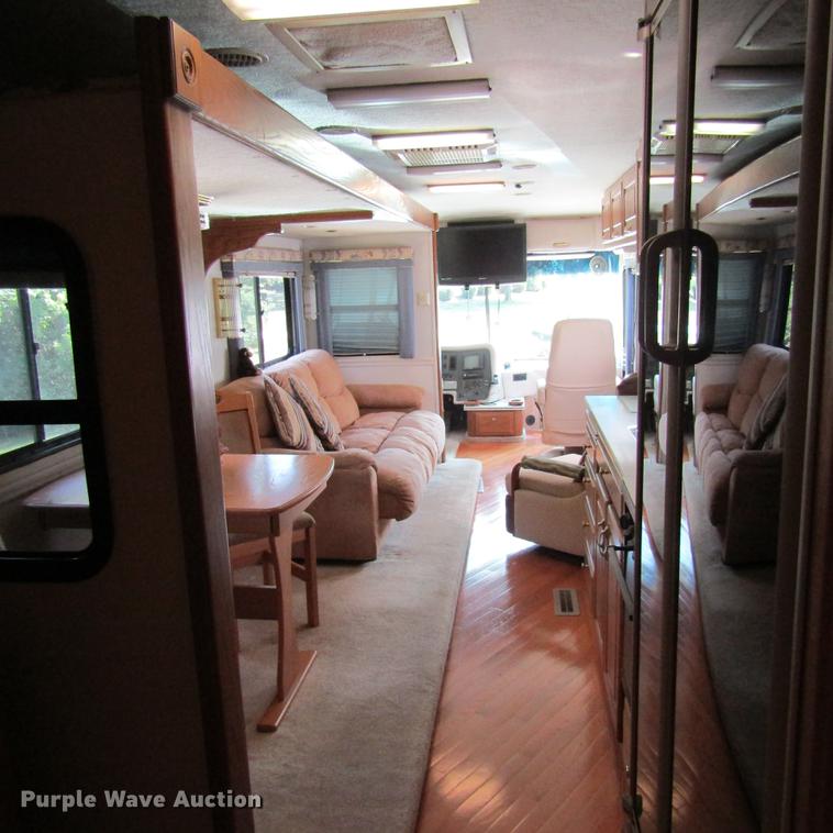 image for item DD2678 1997 Overland Laredo RV