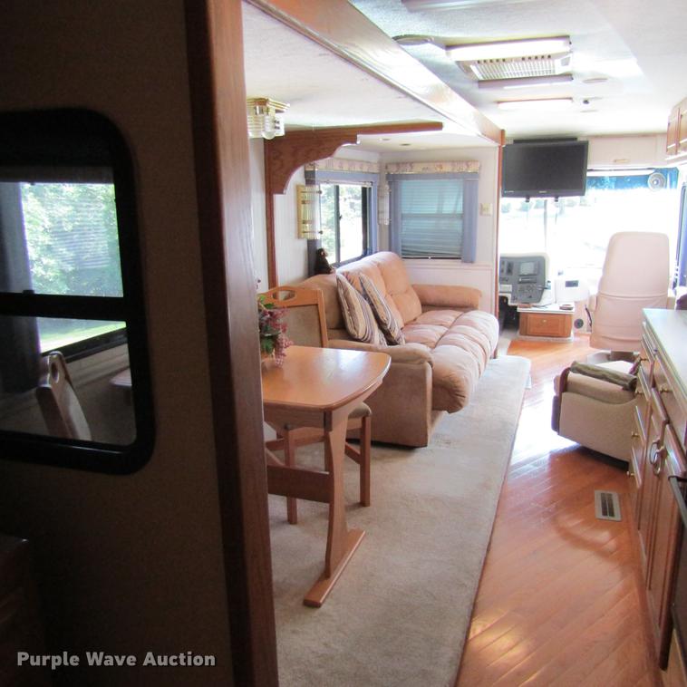 image for item DD2678 1997 Overland Laredo RV