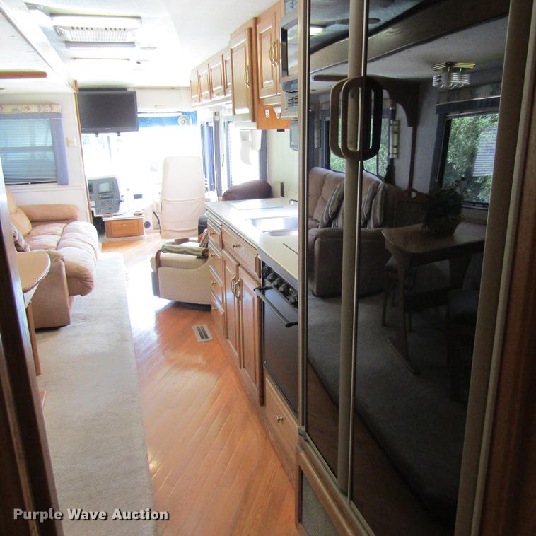 image for item DD2678 1997 Overland Laredo RV