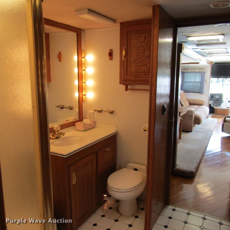 image for item DD2678 1997 Overland Laredo RV