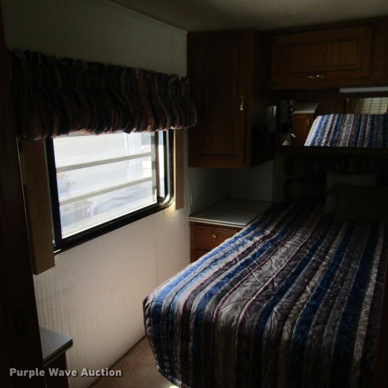 image for item DD2678 1997 Overland Laredo RV